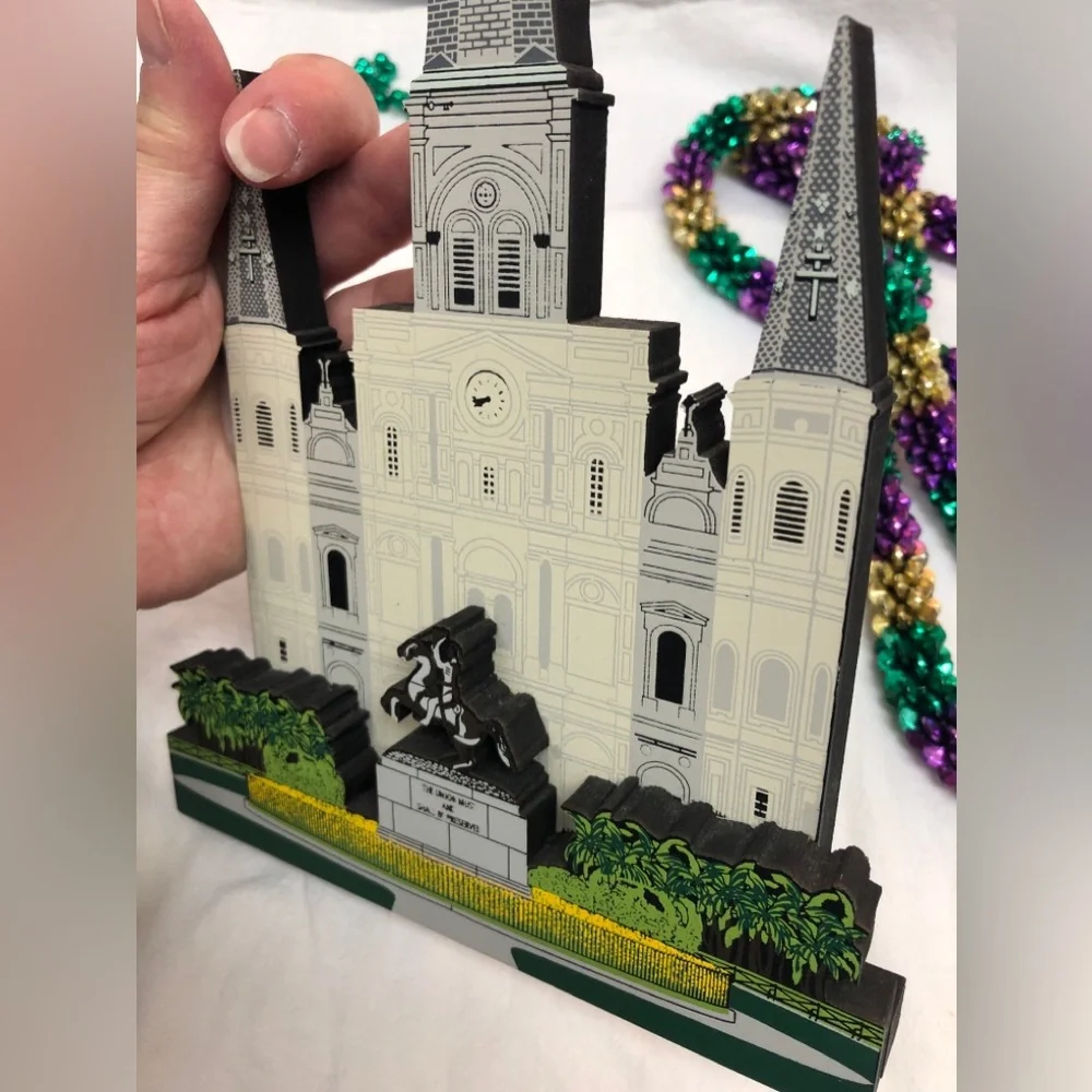 New Orleans, LA., Jackson Square, St. Louis Cathedral Minor Basilica . Souvenir - Picture 10 of 12